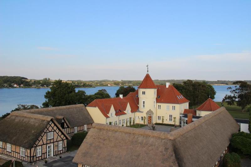 Gl. Avernaes Sinatur Hotel & Konference Ebberup Kültér fotó
